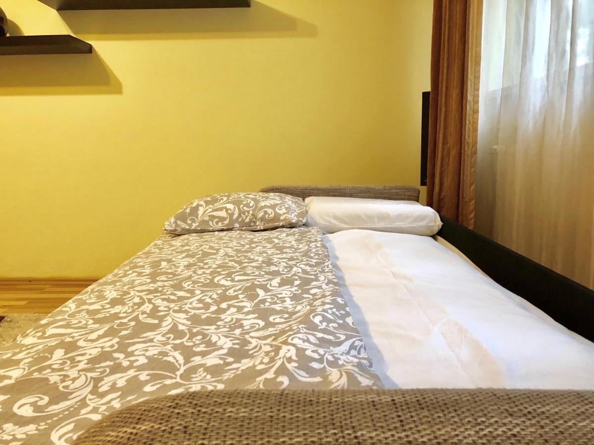 Cozy And Clean Apartment, Near National Arena บูคาเรสต์ ภายนอก รูปภาพ