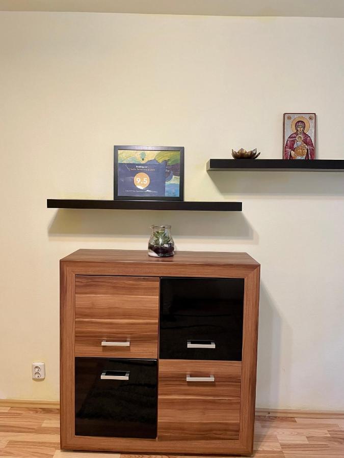 Cozy And Clean Apartment, Near National Arena บูคาเรสต์ ภายนอก รูปภาพ
